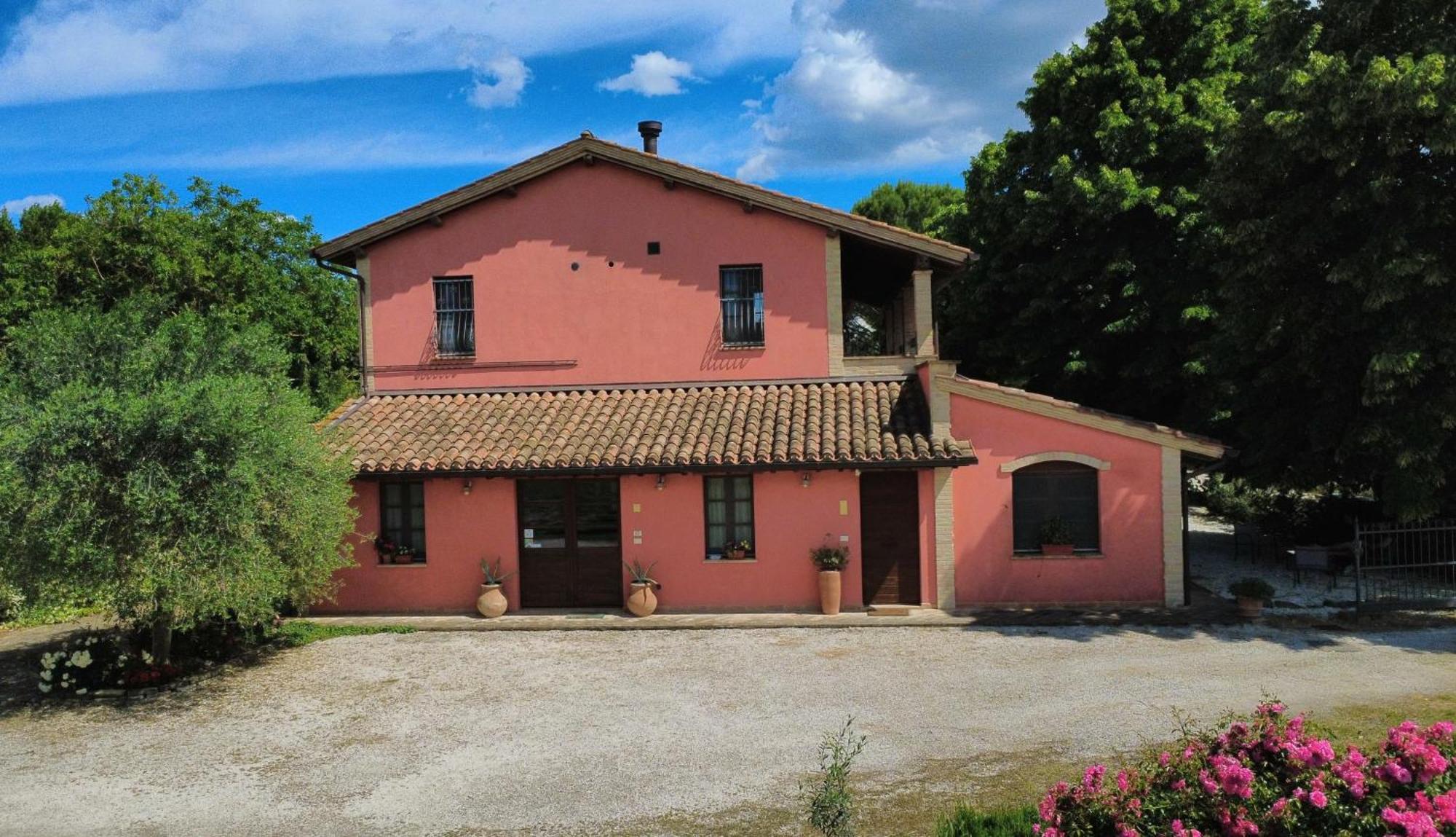 La Casa Dei Tigli Bed & Breakfast Cannara Exterior photo