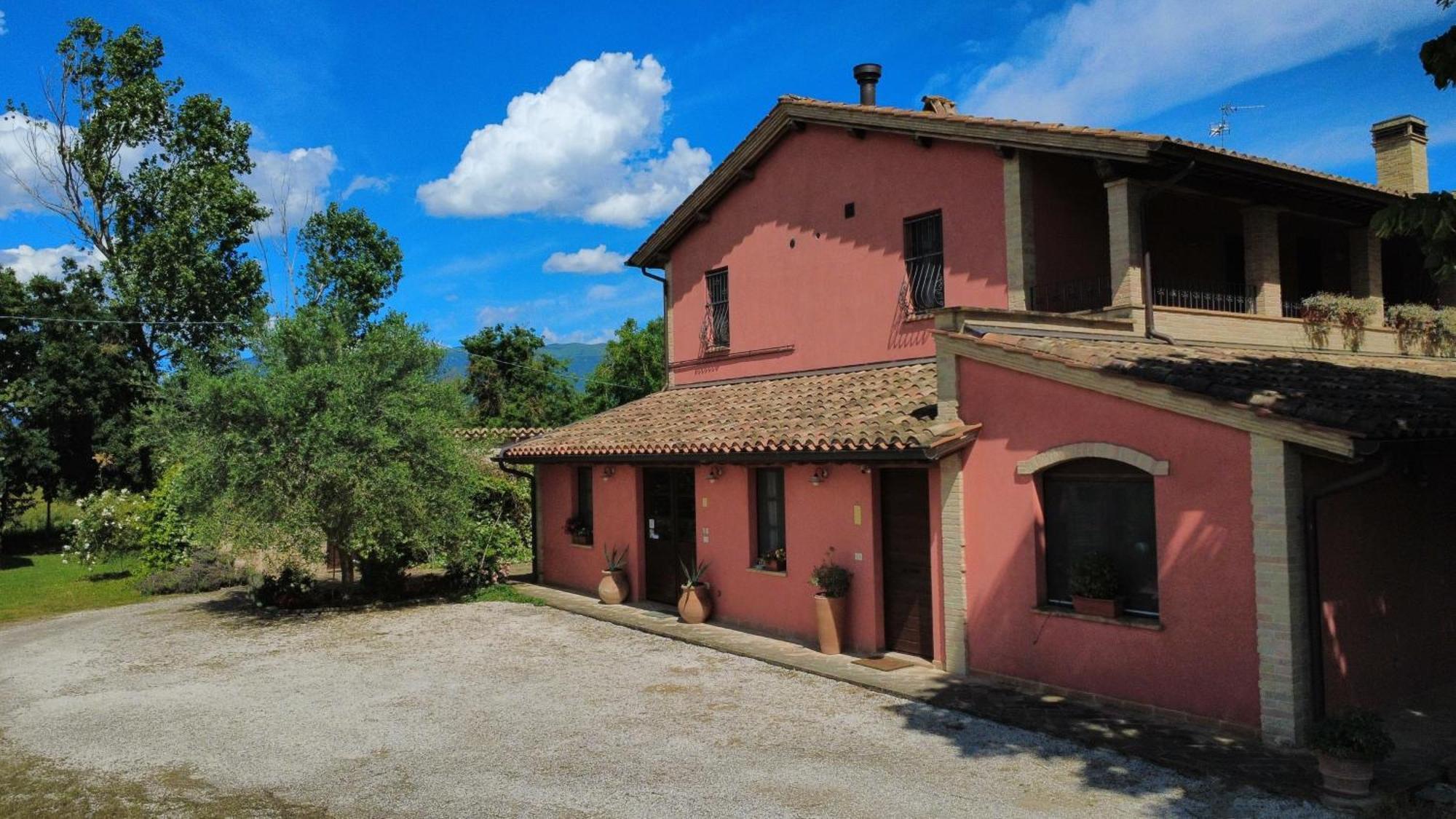 La Casa Dei Tigli Bed & Breakfast Cannara Exterior photo